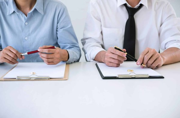 What are the steps to dissolve a limited company in the UK without financial penalties?